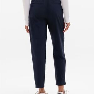 Athleta Brooklyn navy Blue Ankle Pants size 6